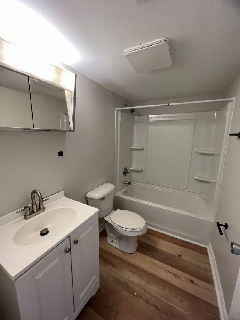 3520 Heatherton Drive , Apt 1, Davenport 52804