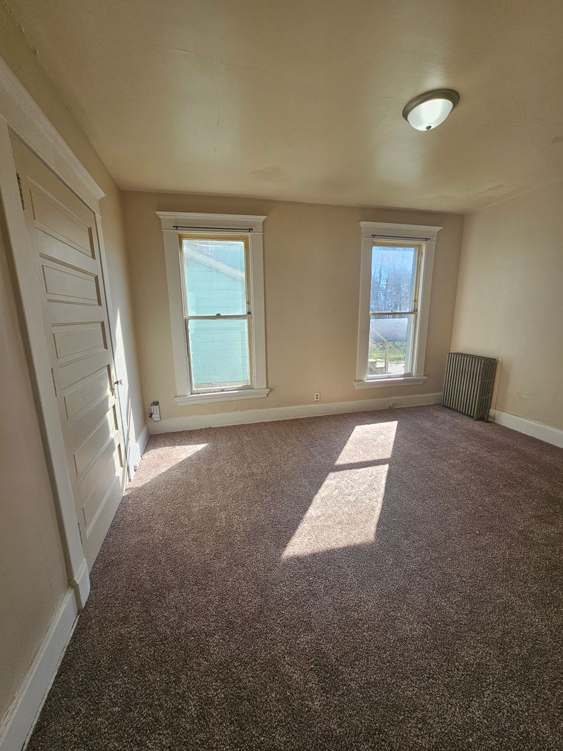 811 E 14th St., Apt. 3, Davenport, IA 52803