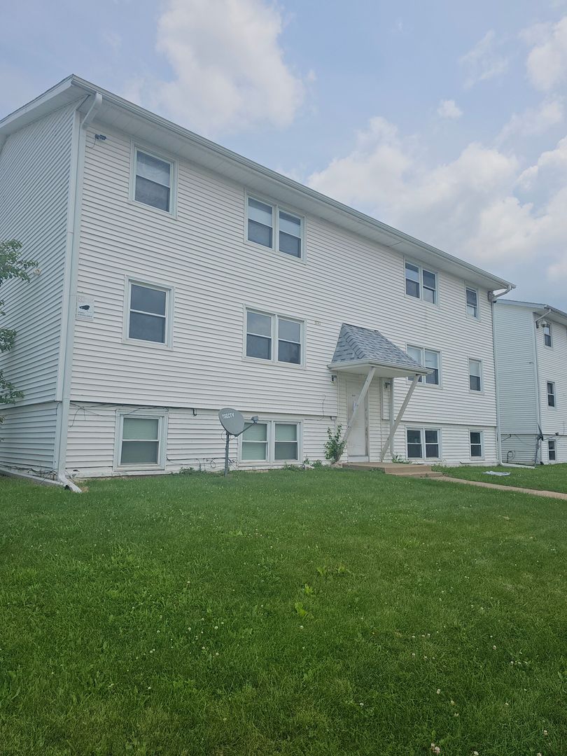 Davenport Apartment: 644 W 63rd Street