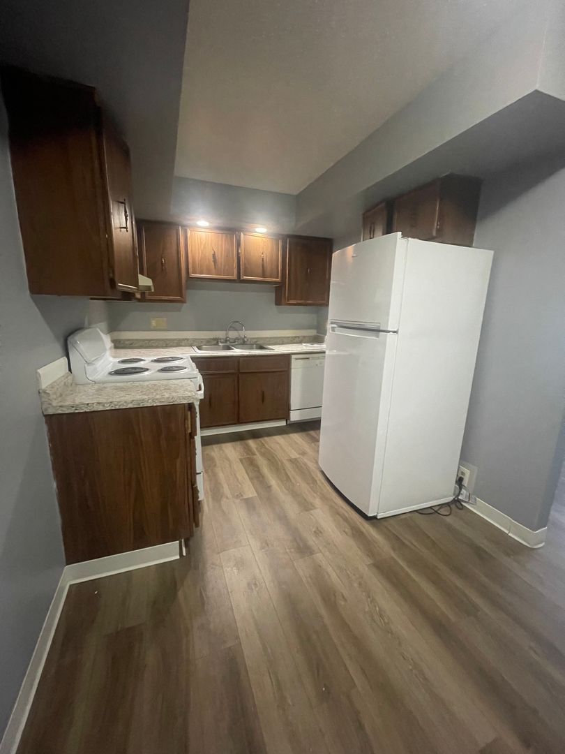 2330 E Locust St. , Apt 205, Davenport, IA 52803