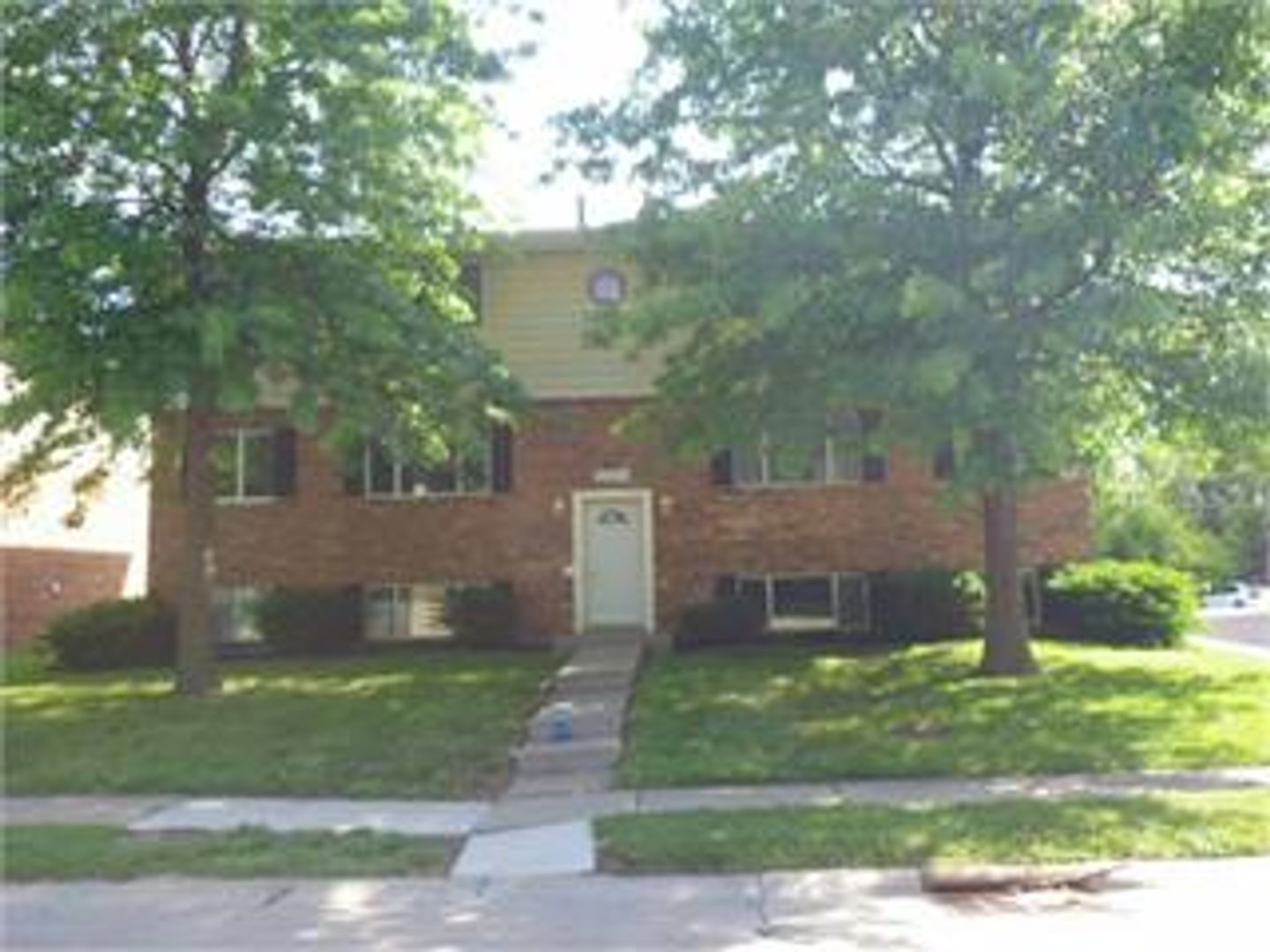 Davenport Apartment: 3520 Heatherton Drive