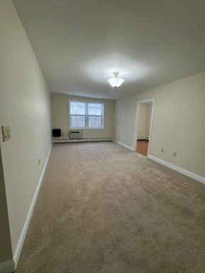 Spacious Two bed/Two Bath