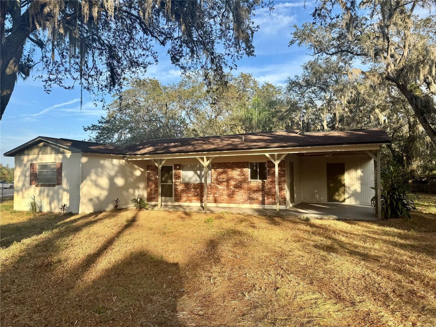 PLANT CITY House: 1516 HAWK GRIFFIN RD