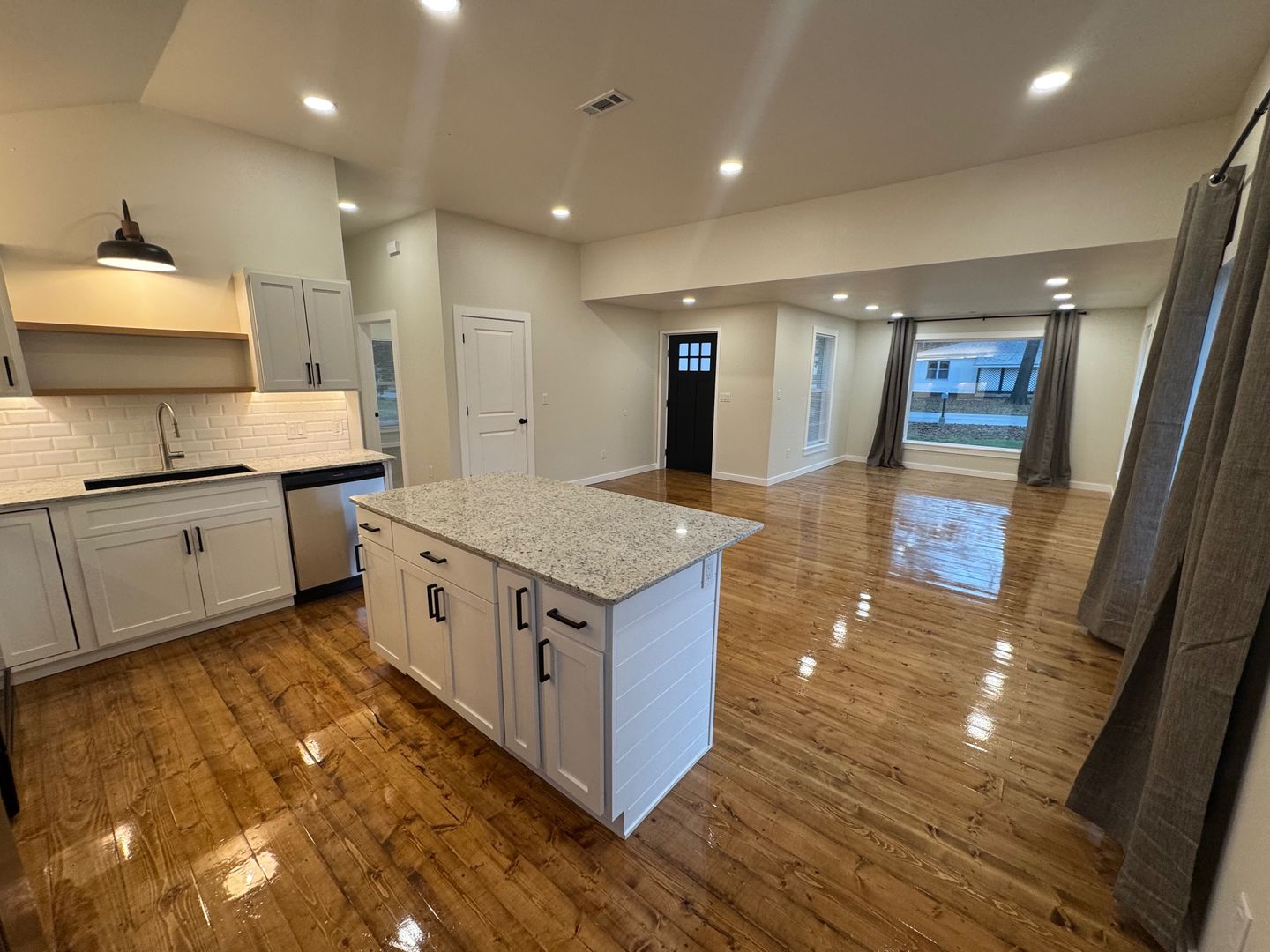 Siloam Springs House: 716 N Madison