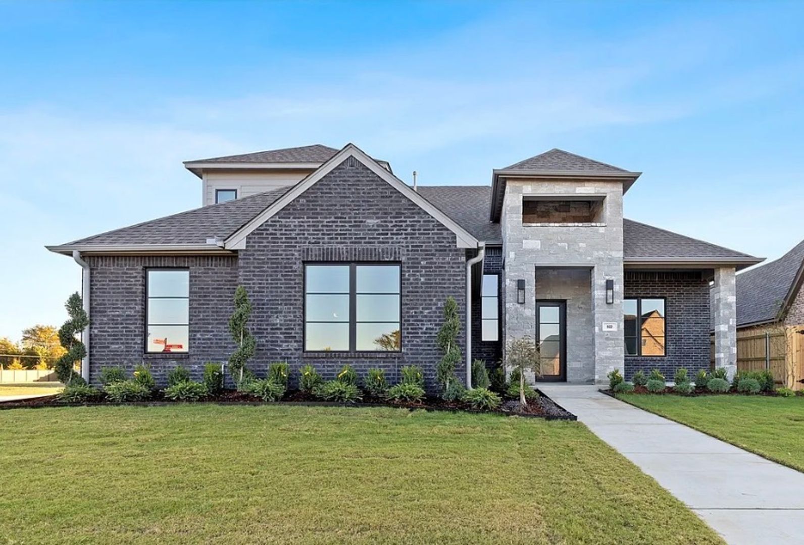 Glenpool House: 922 E 148th Pl S