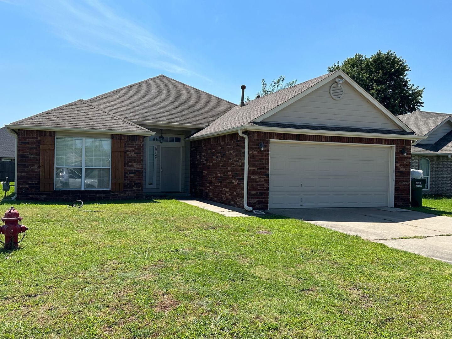 Collinsville House: 10724 E 121st St N
