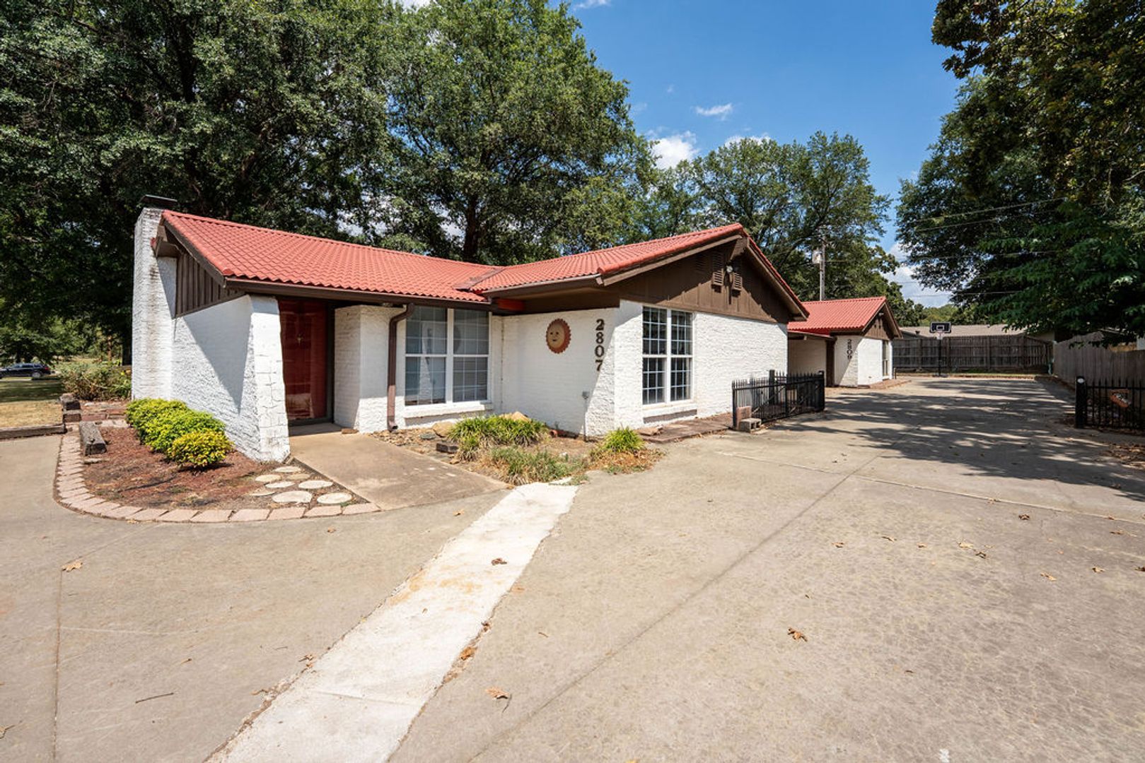 Fort Smith House: 2807 Hendricks Blvd