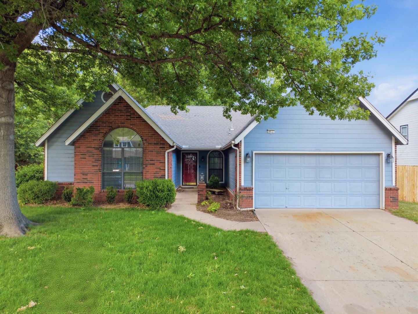 Broken Arrow House: 4913 S Oak Ave