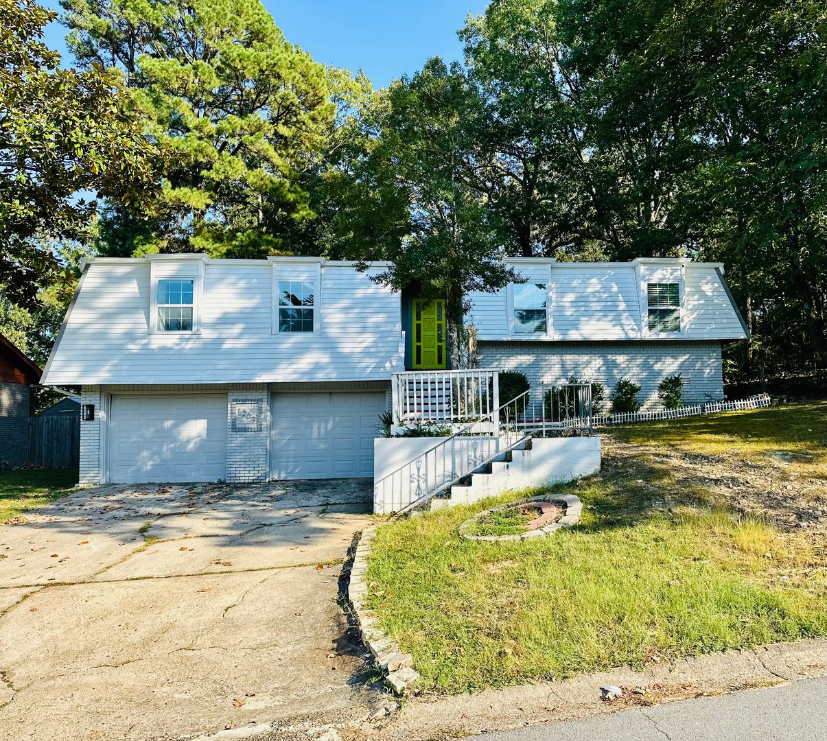 Little Rock House: 1209 E Twin Lakes Drive