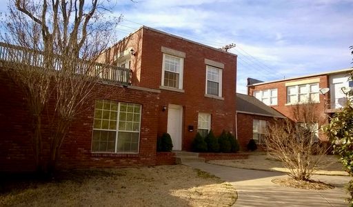 Amazing townhome by Cherry St! – photo 1