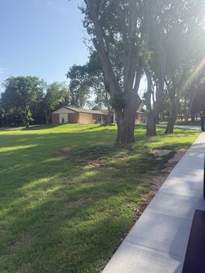 Beautiful Home on 1.25 Acres in Edmond for Lease – photo 1