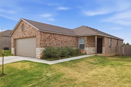 Nearly Brand New, 3 bed, 2 bath, 2 car, Yukon schools – photo 1