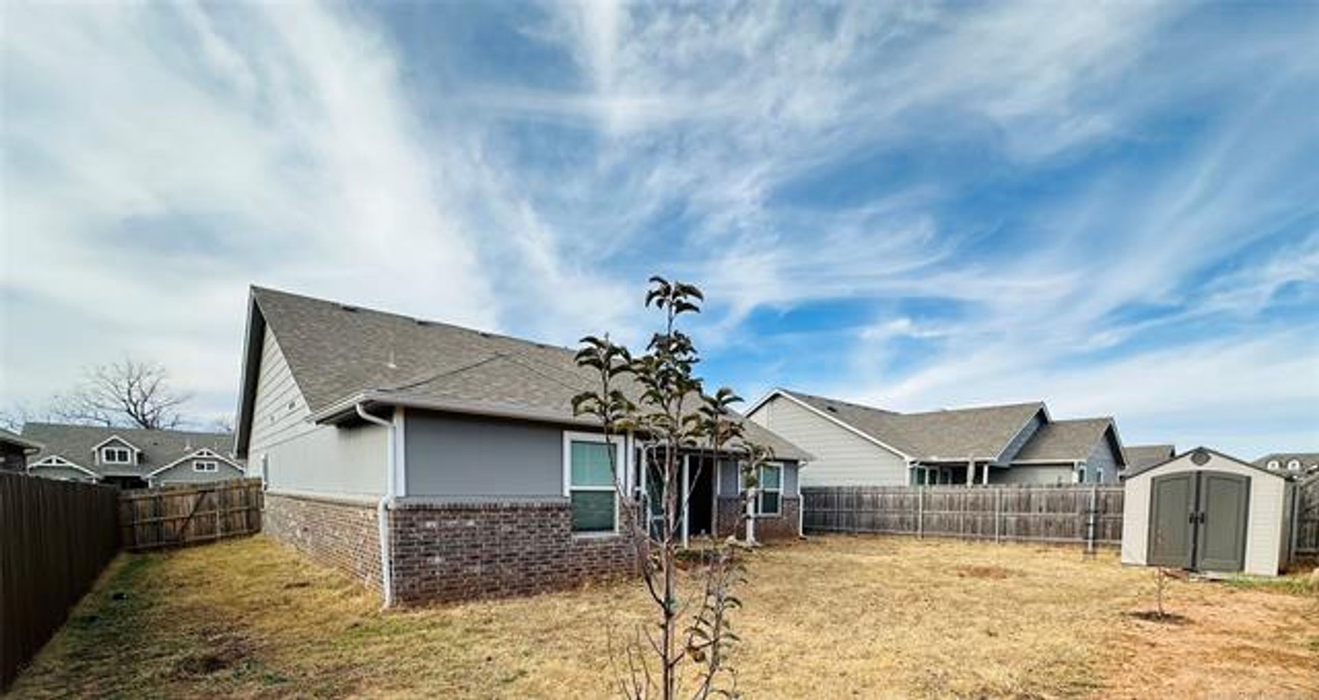 BROKEN ARROW House: 7305 S INDIANWOOD AVE