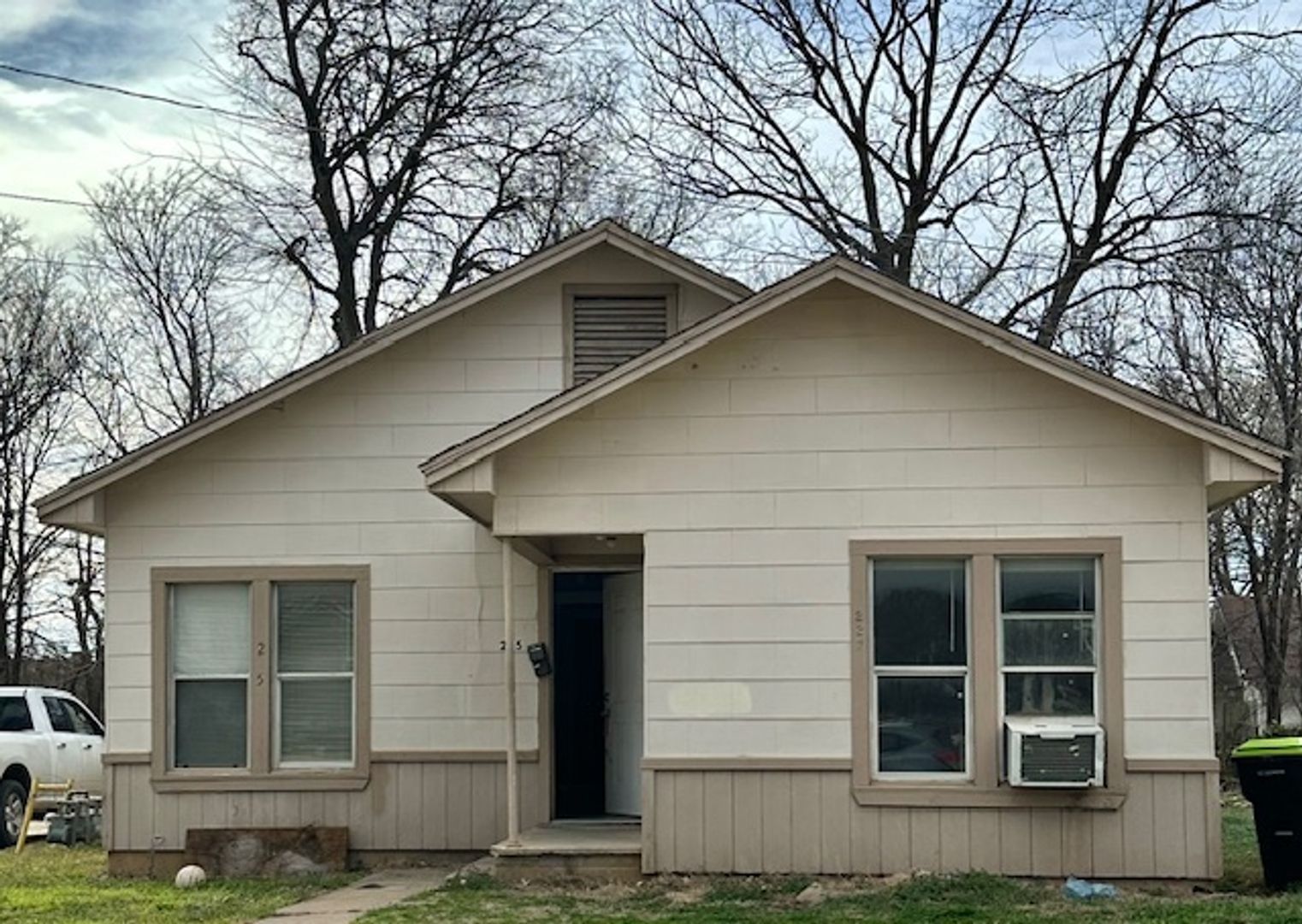 Newly updated 2 bedroom 1 bath duplex