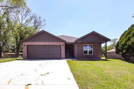Beautiful new construction with nice amenities with a country feel.