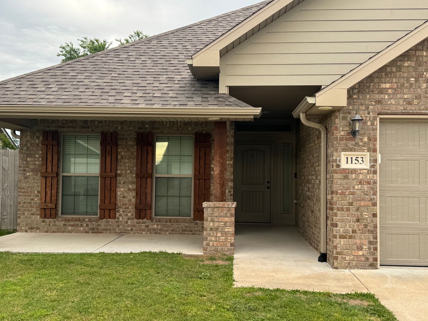 Siloam Springs House: 1153 Canyon Gate Dr