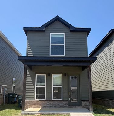 Clean like-new home for rent near the UofA – photo 1