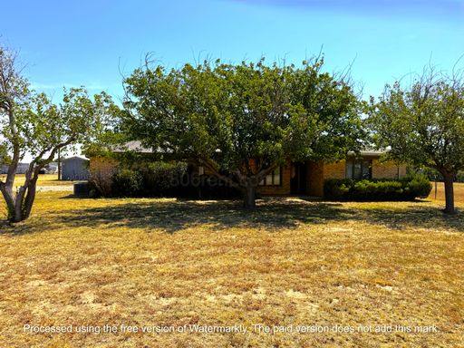 Charming 2/1.5/1 on 1.7ac – photo 1