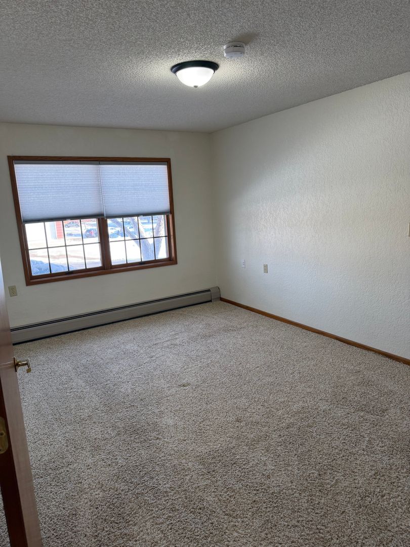 Cedar Falls Apartment: 1100 Grove Street