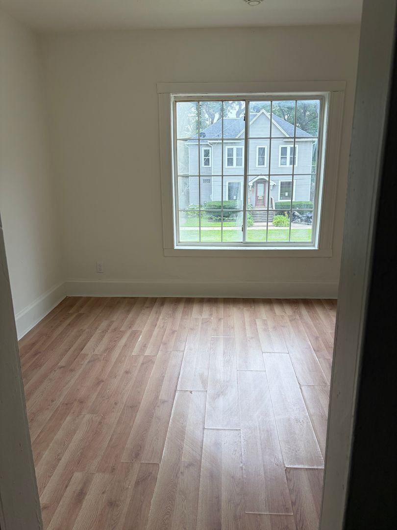Waterloo Apartment: 1013 Mulberry Street
