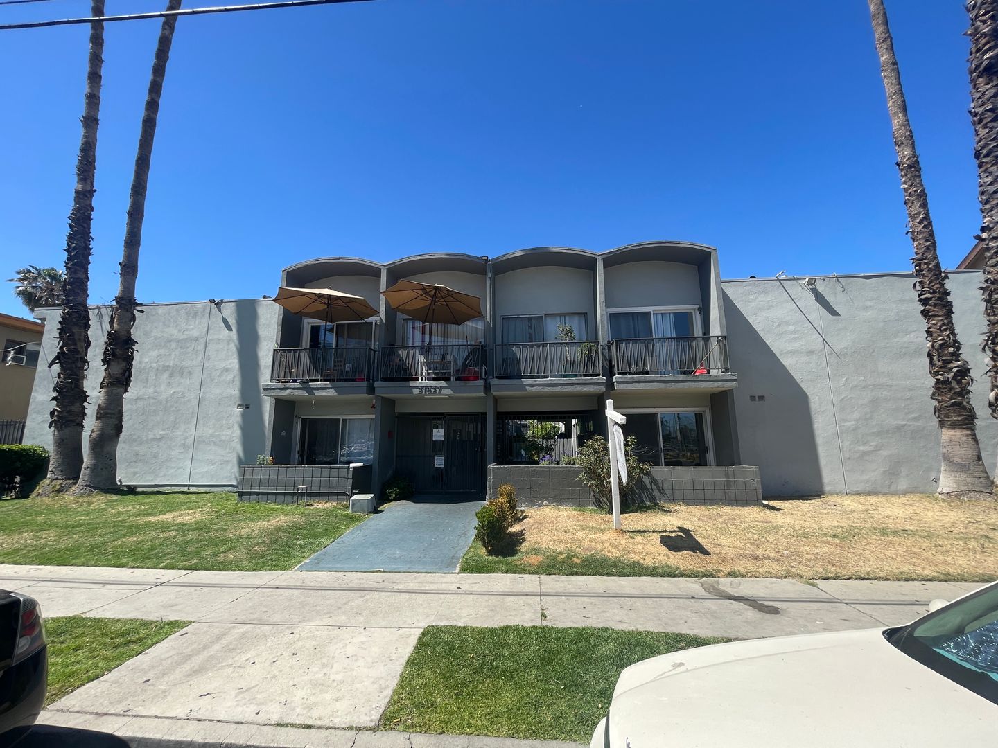 Canoga Park Apartment: 21827 Lanark St