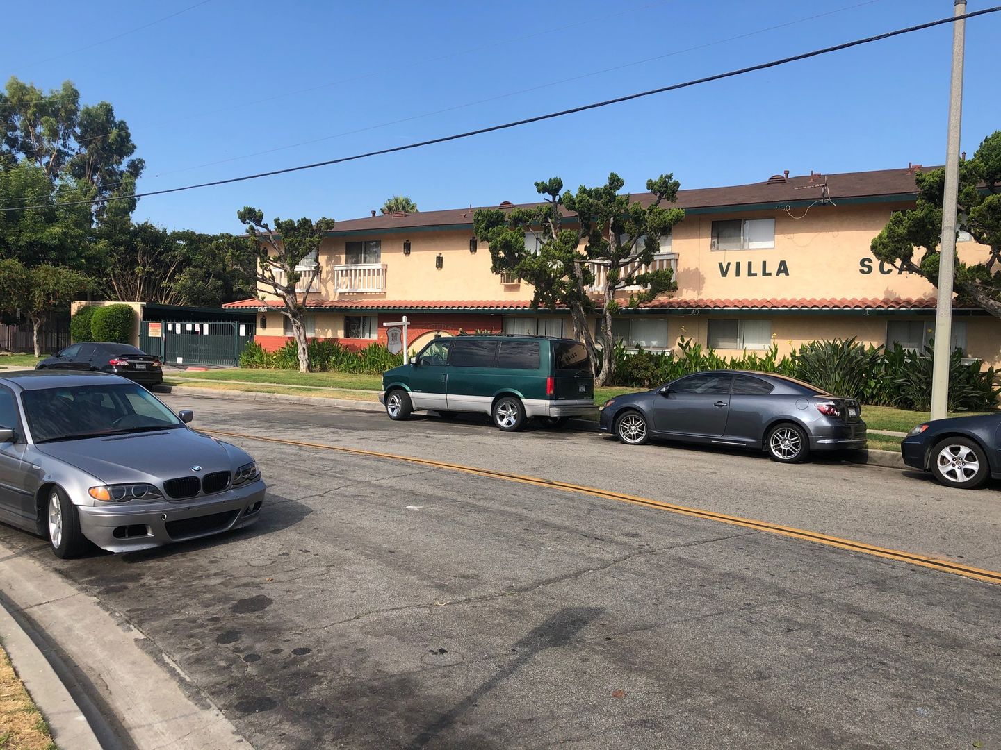 Whittier Apartment: 13955 Coteau Dr.