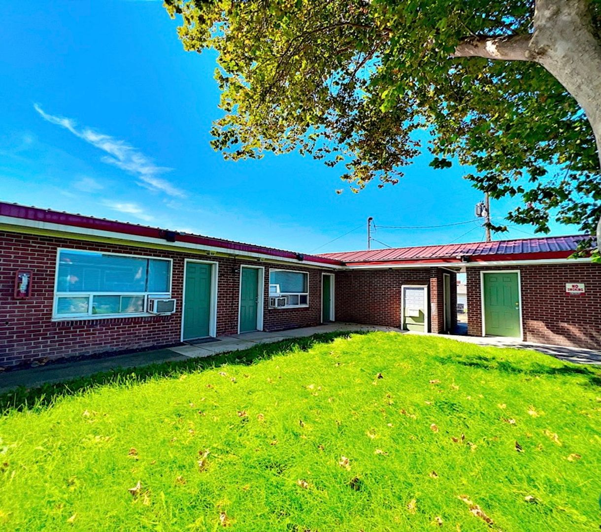 Pasco Apartment: 1740 N 5th Ave