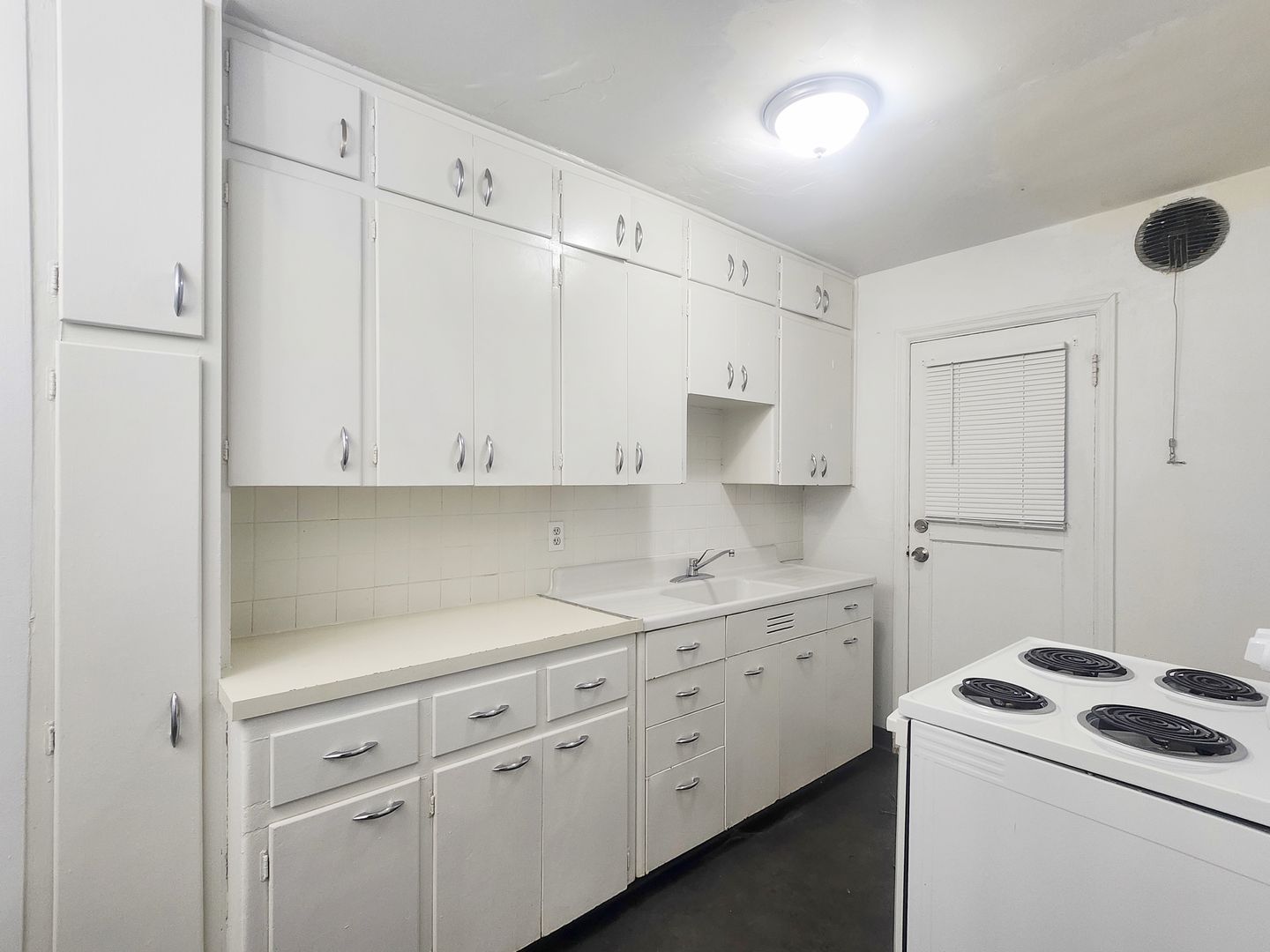 Spokane Apartment: 1117 W 5th Ave