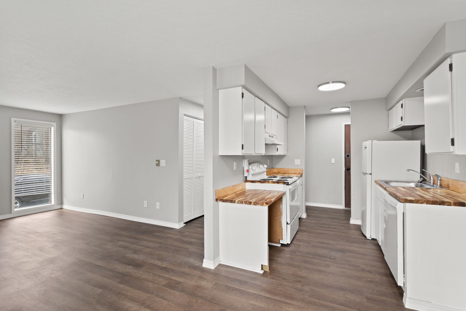 Spokane Valley Apartment: 2705 N Pines Rd