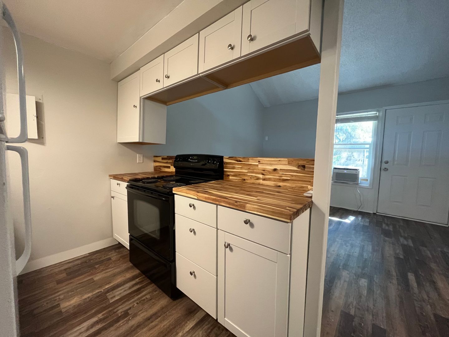 Medical Lake Apartment: 314 N LeFevre St