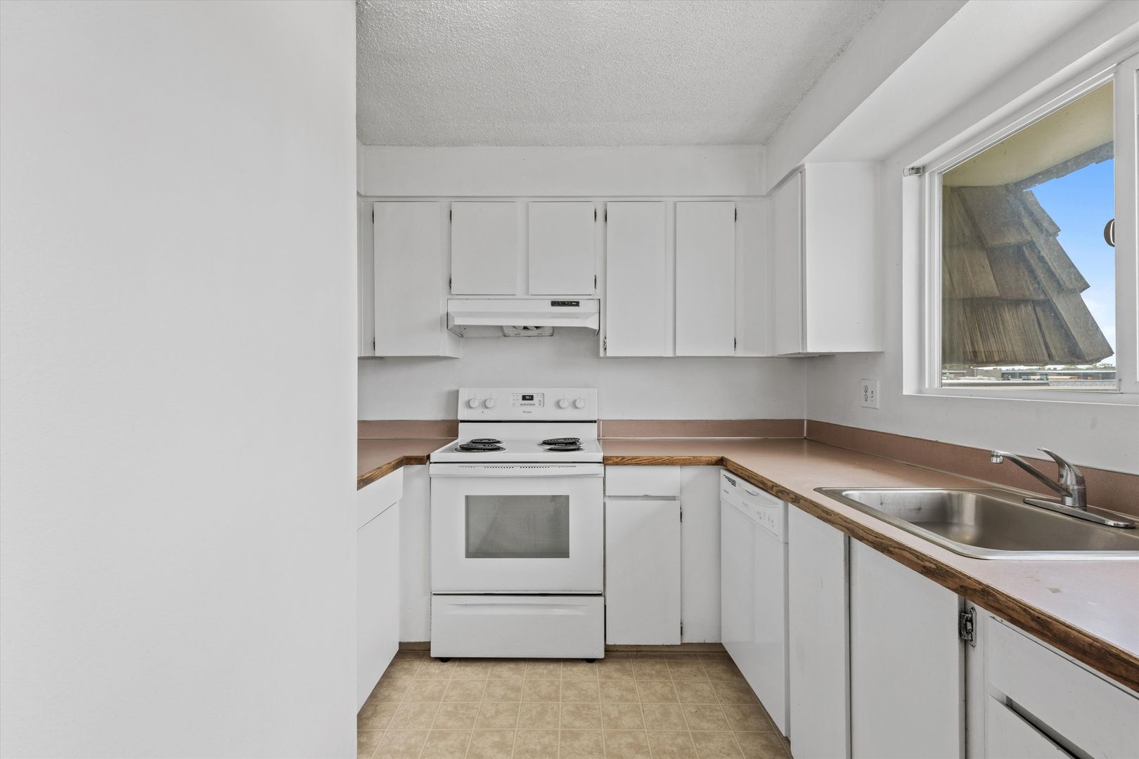 Pasco Apartment: 2524 W Sylvester St.