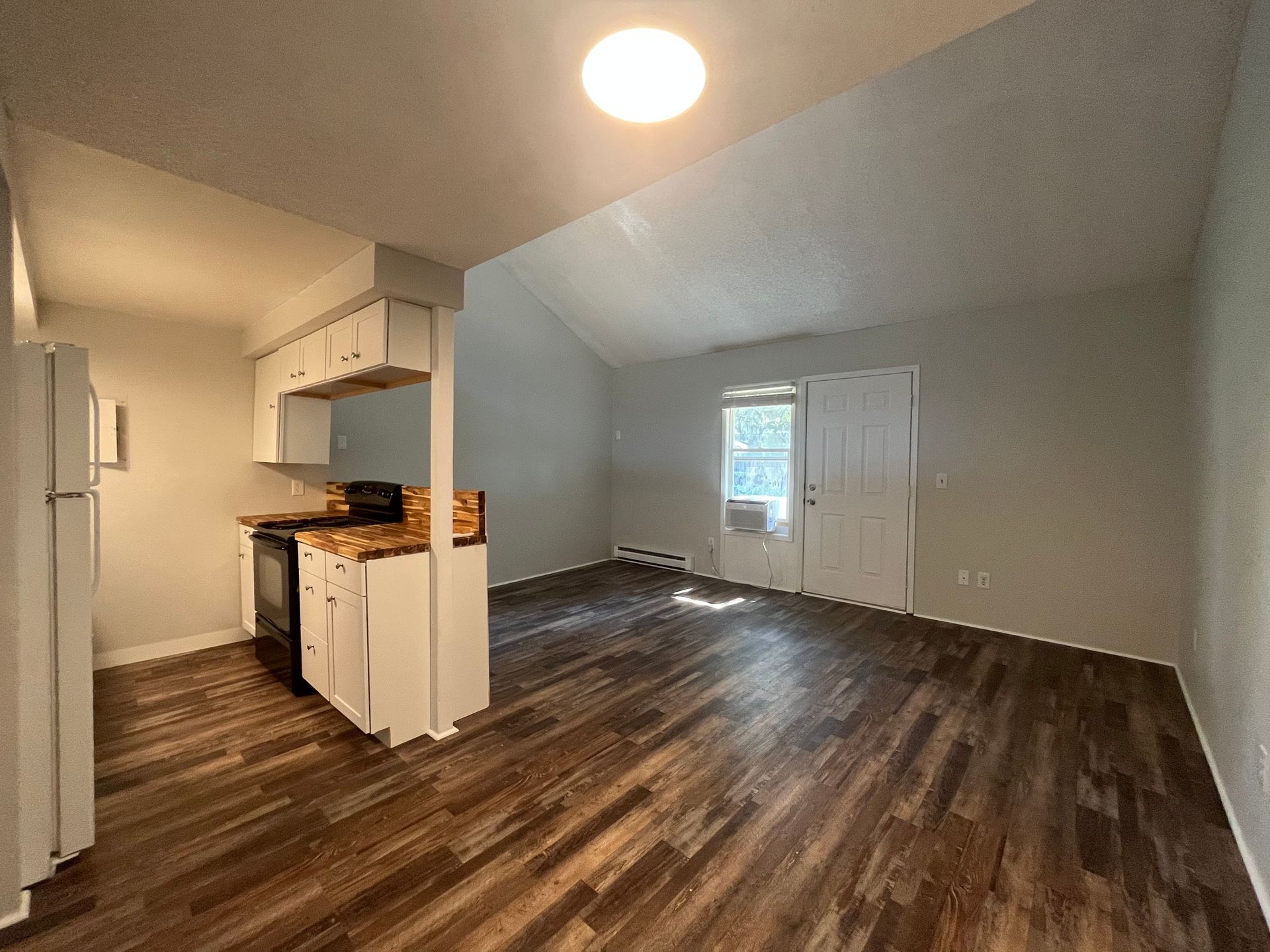 Medical Lake Apartment: 314 N LeFevre St