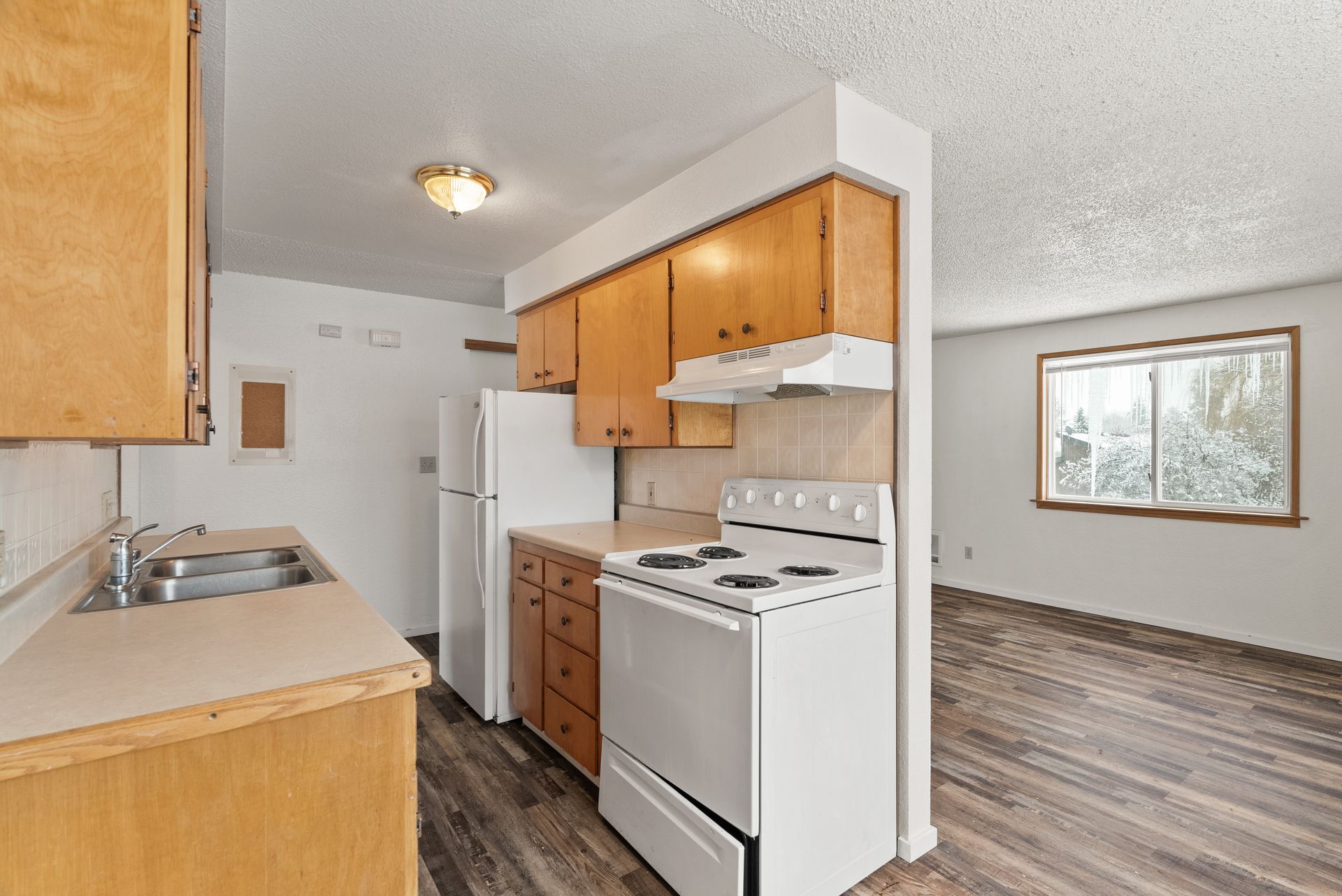 Medical Lake Apartment: 314 N LeFevre St