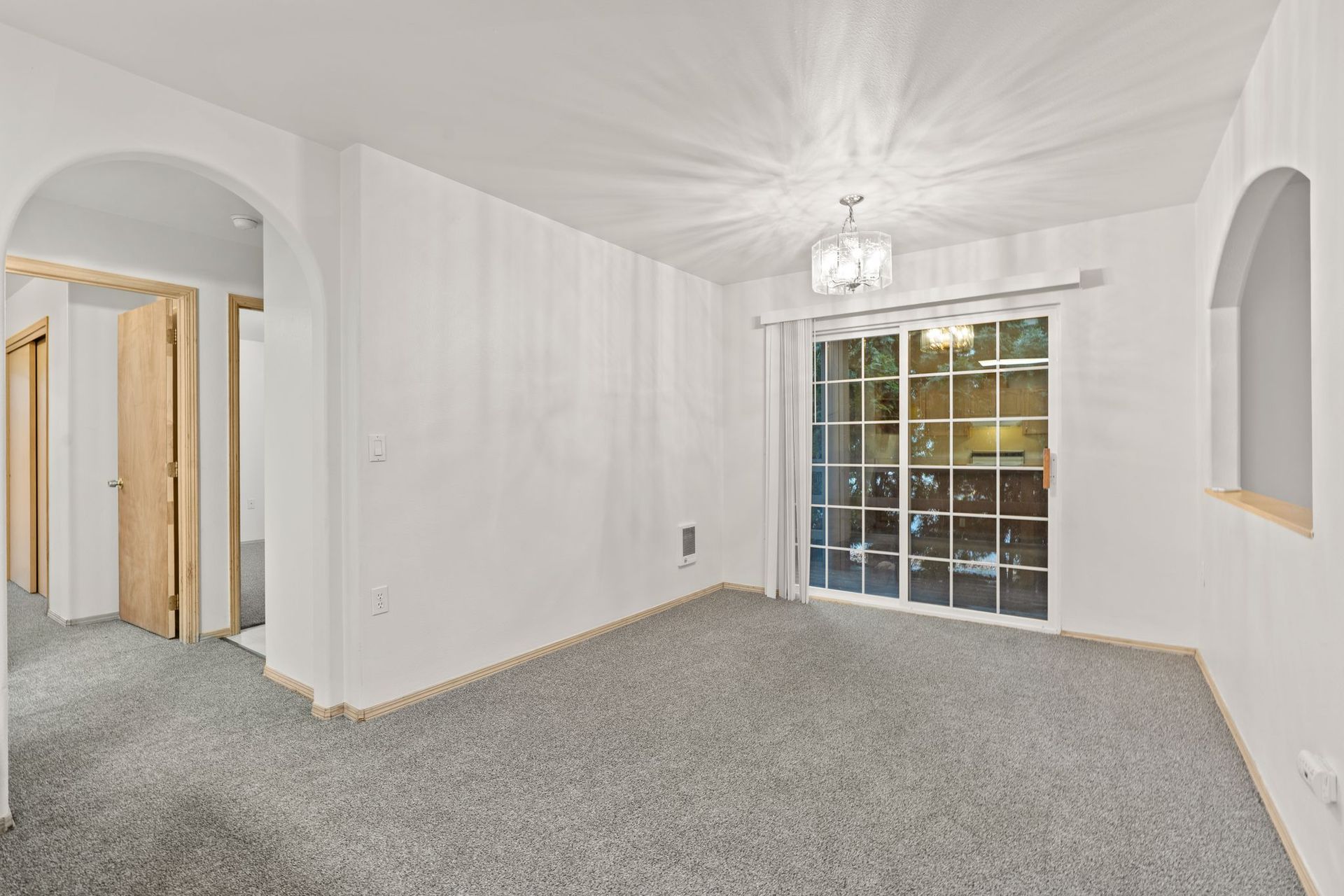 Spokane Valley Apartment: 12903 E Sprague Ave