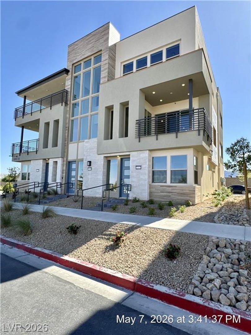 Las Vegas House: 10051 Hematite Pl #18