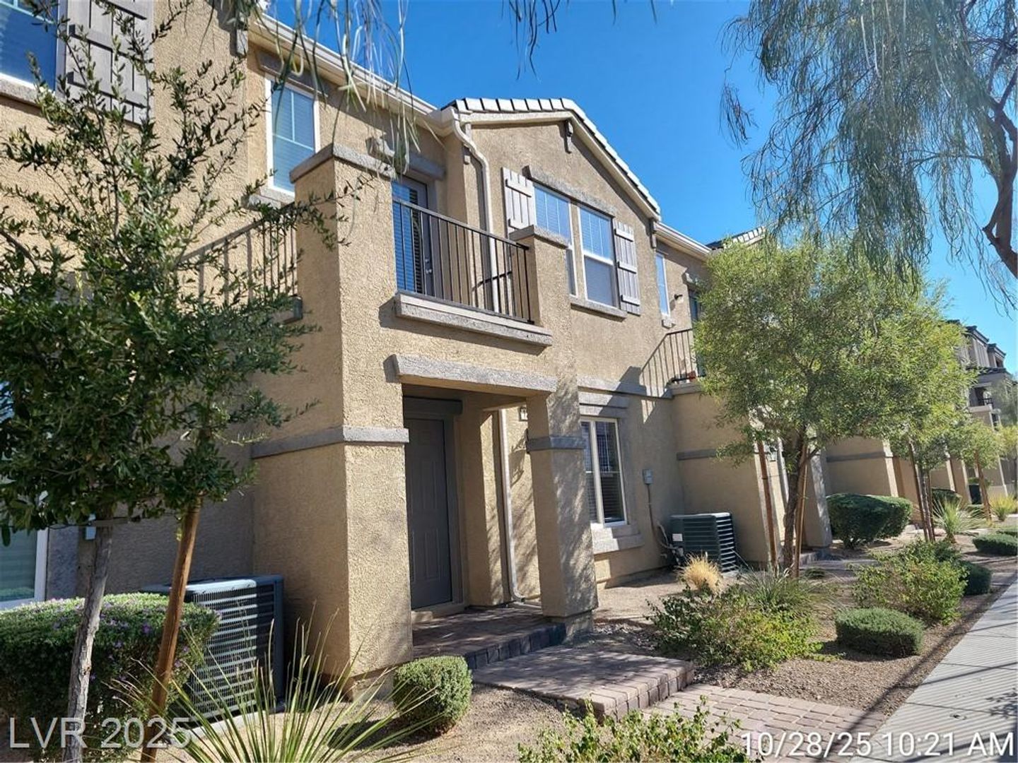 Henderson House: 1297 Raritan Pl