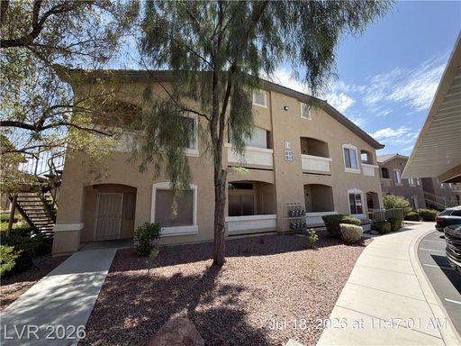 Upgraded Henderson Condo with Walk-In Closet & Resort Amenities – photo 1