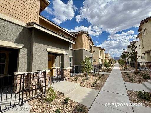 New Cadence Townhome with Quartz Kitchen & Mountain Views – photo 1