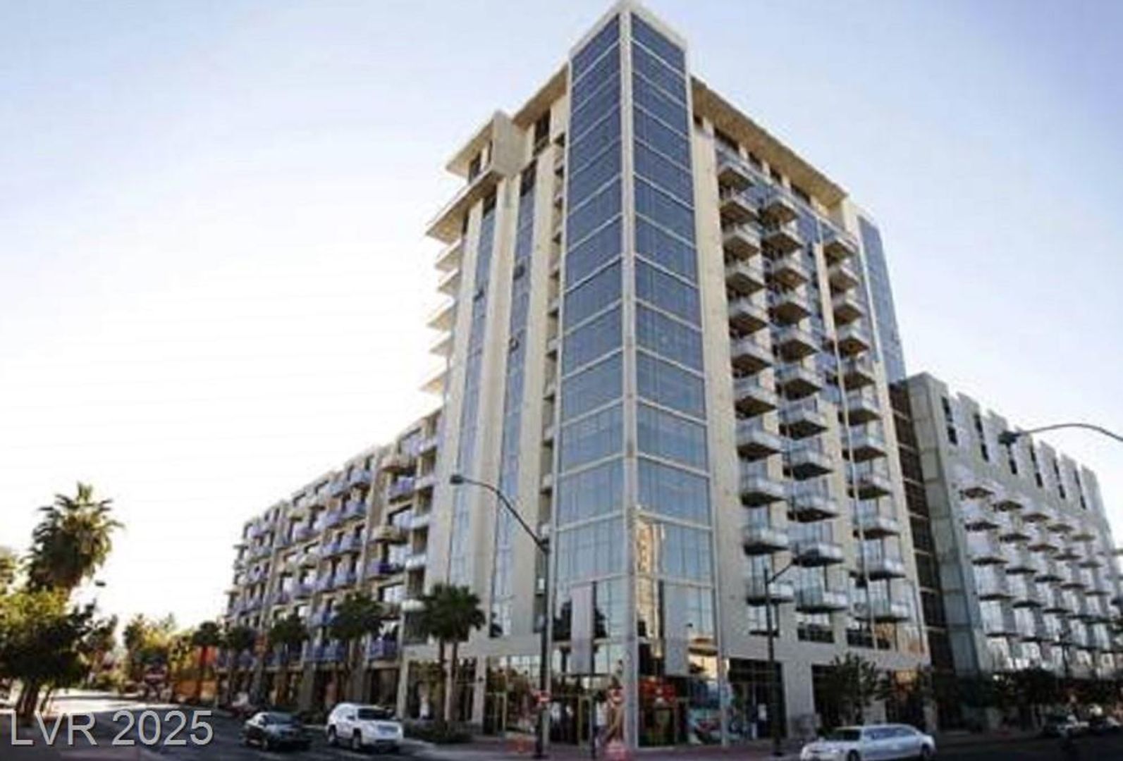 Las Vegas House: 353 E Bonneville Ave #816