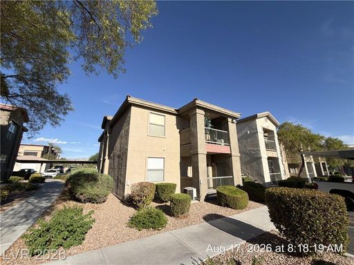 Beautiful First-Floor Condo with Granite Kitchen & Resort Amenities – photo 1