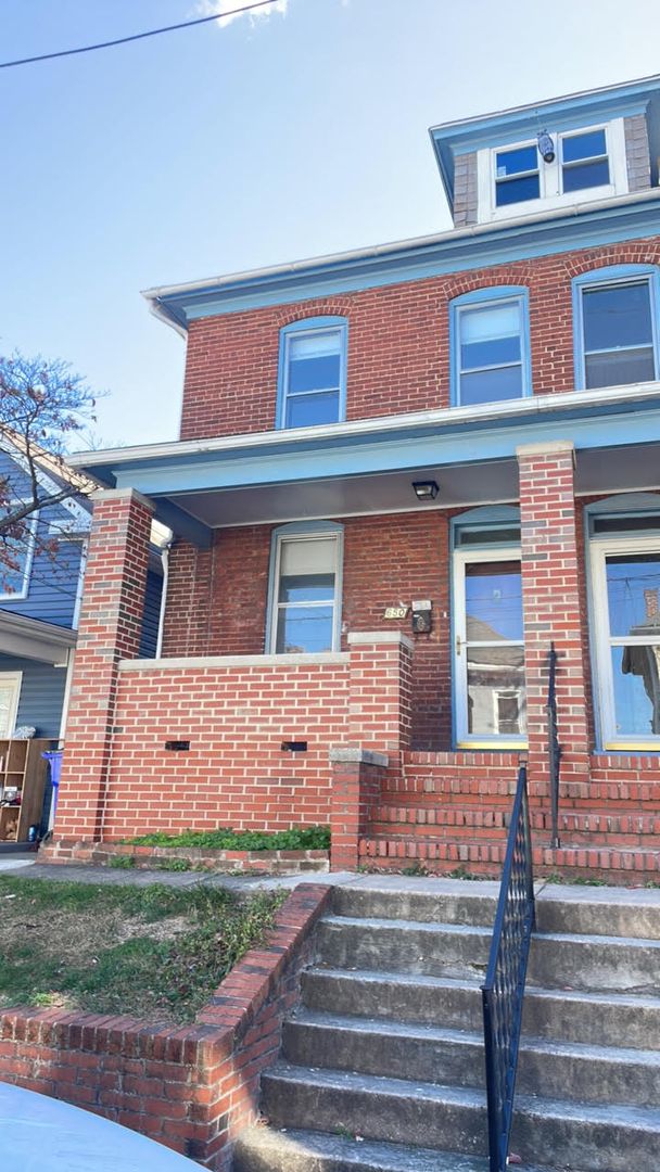 Hagerstown House: 650 N Mulberry Street - 650 N Mulberry Street, Hagerstown, MD 21740