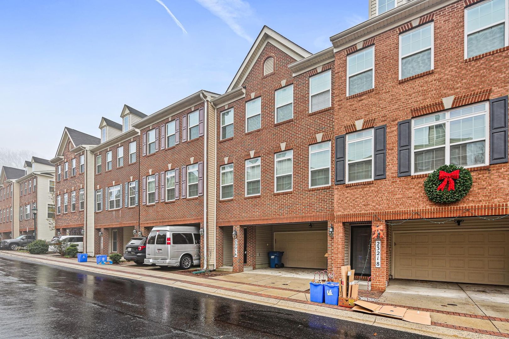 Clarksburg House: 23216 Scholl Manor Way