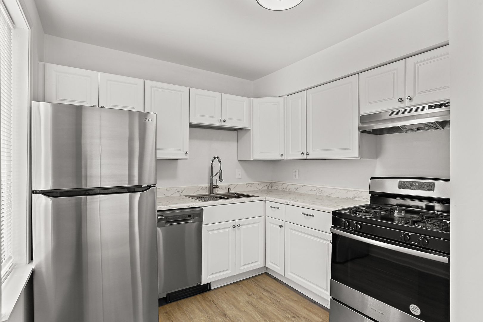 Columbia House: 9629 White Acre Road
