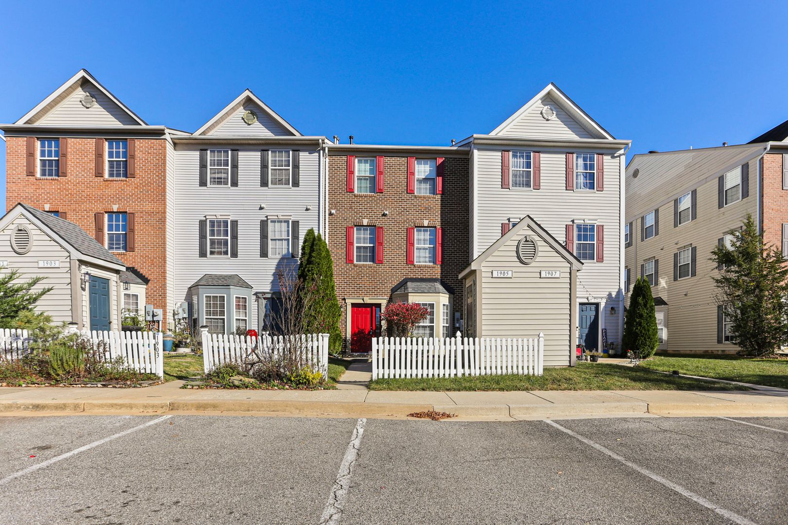 Odenton Townhome: 1905 Camelia Court
