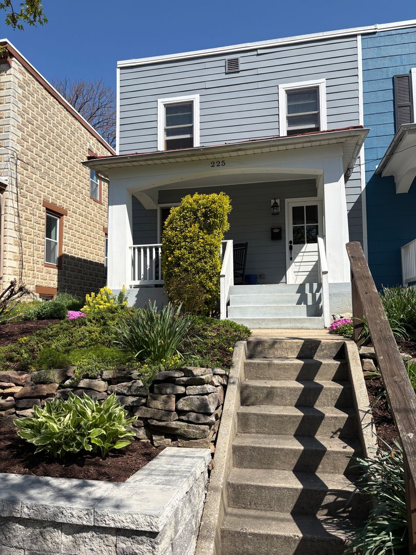 Frederick House: 225 E 5th Street