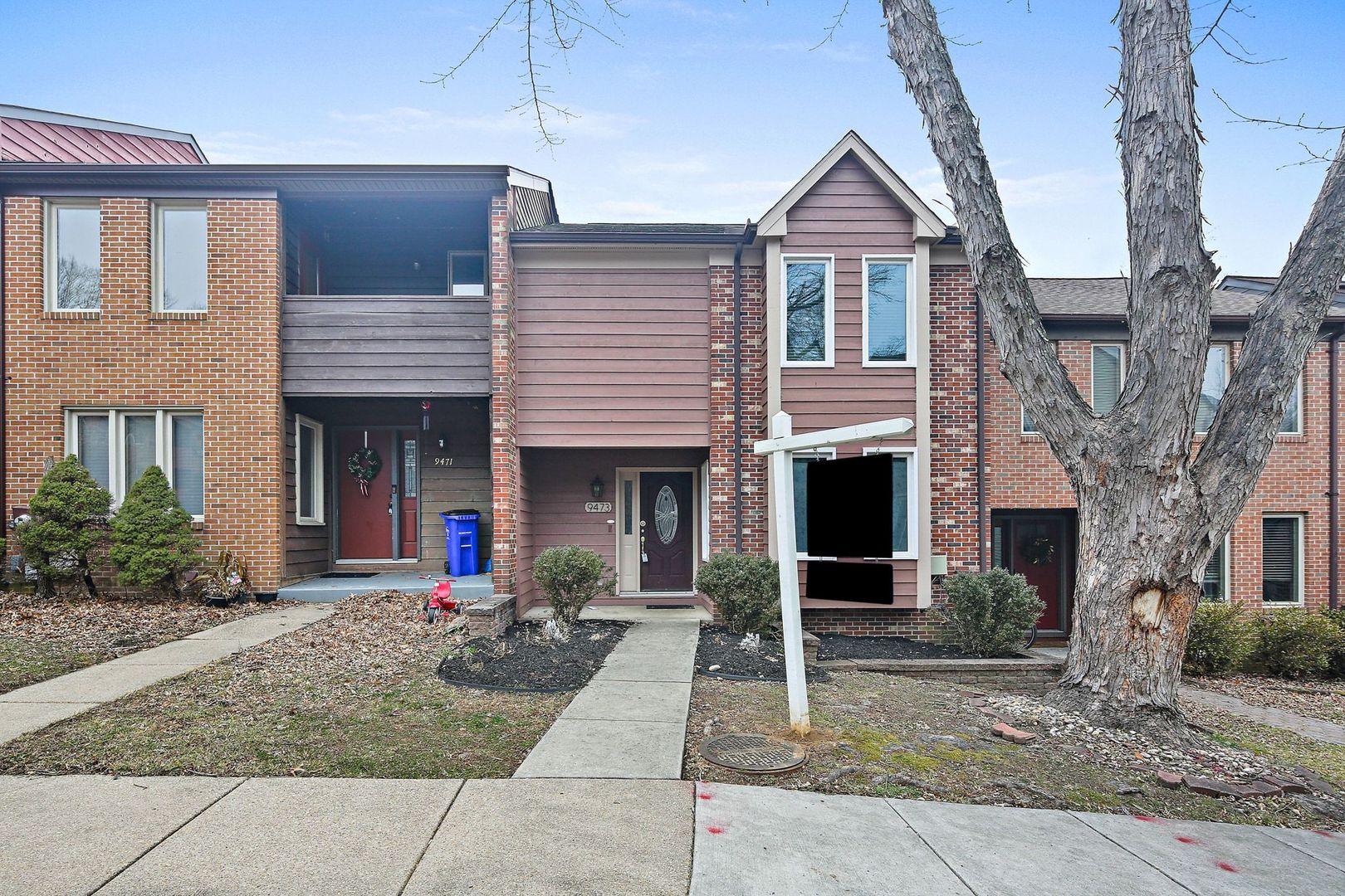 Columbia House: 9473 Clocktower Ln