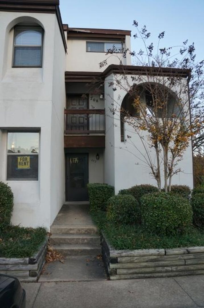 Little Rock Condo: 301 Kingsrow Dr