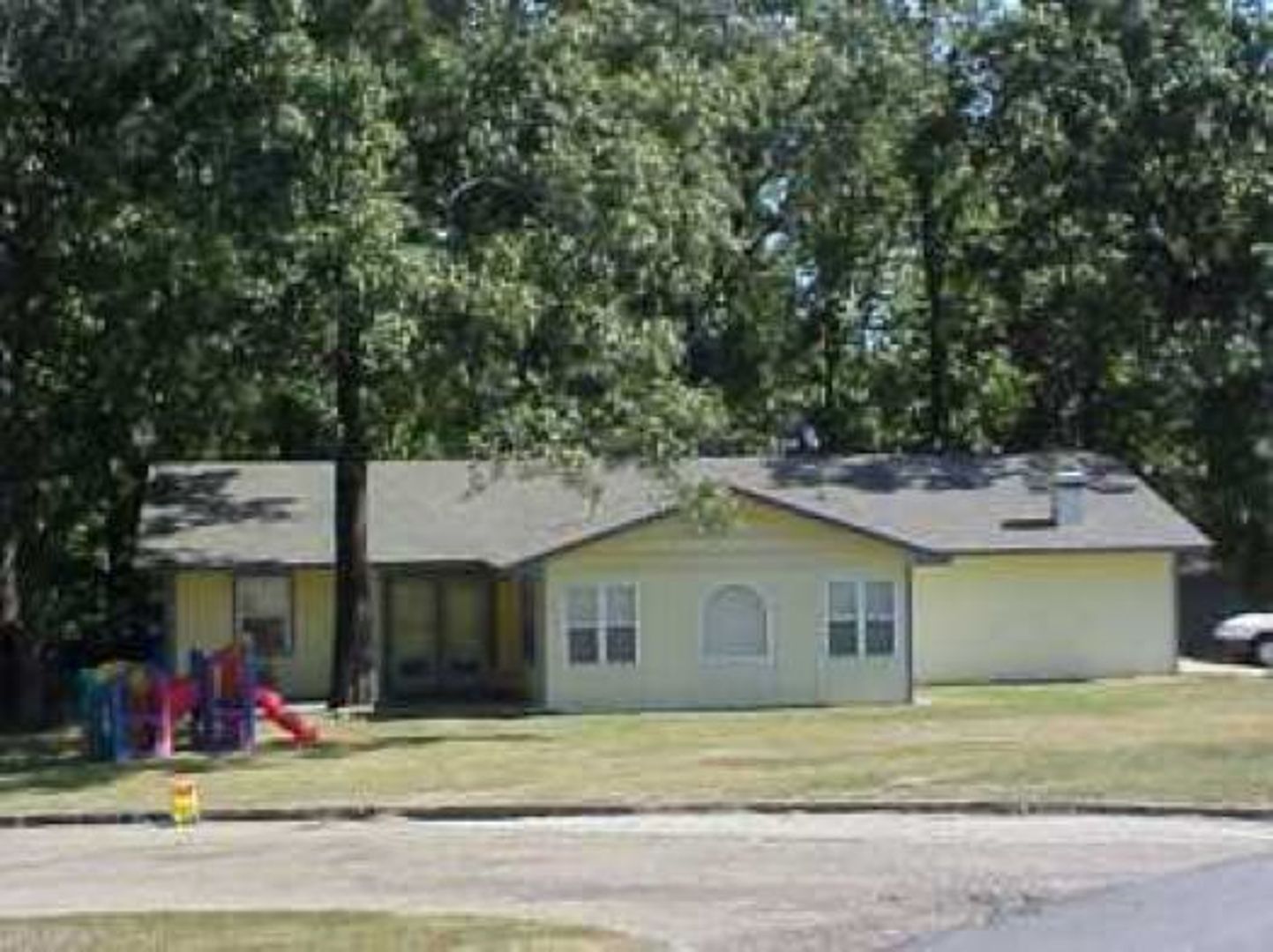 Benton House: 605 Valley Vista