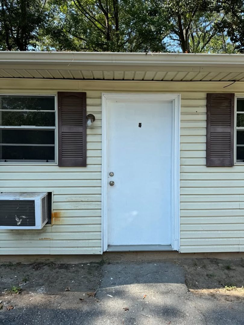 Pine Bluff Apartment: 1600 N Lane UNIT A