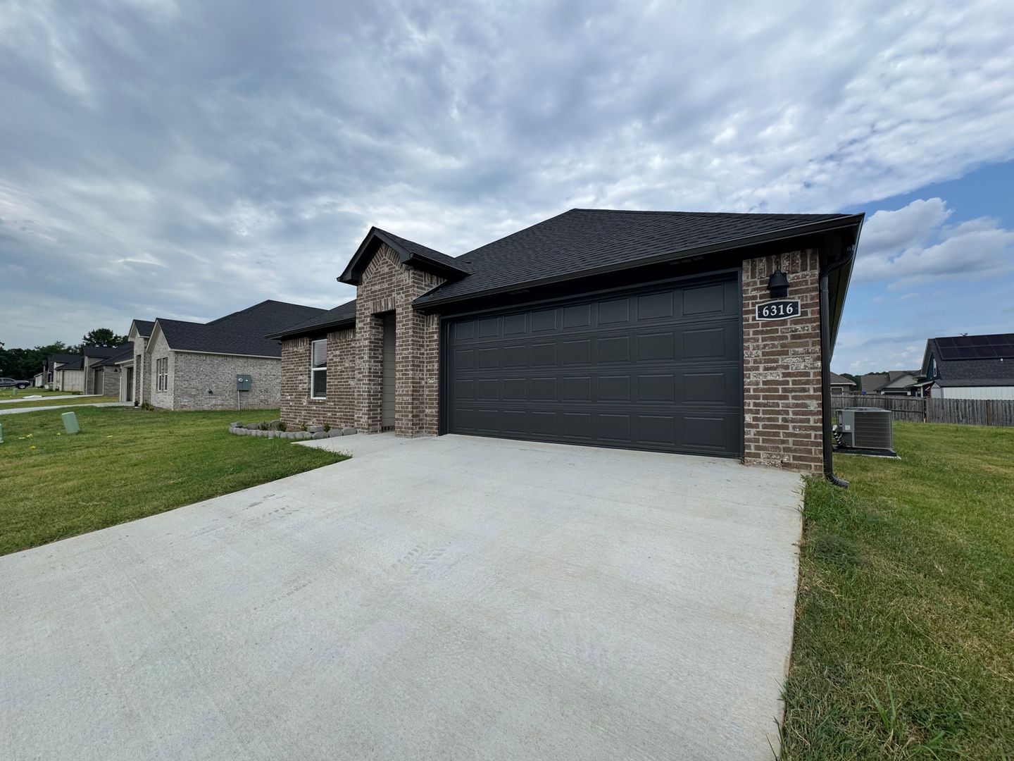 Alexander House: 6316 Warwick